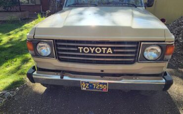 Toyota-land-cruiser-1983-5