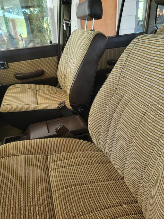 Toyota-land-cruiser-1983-8