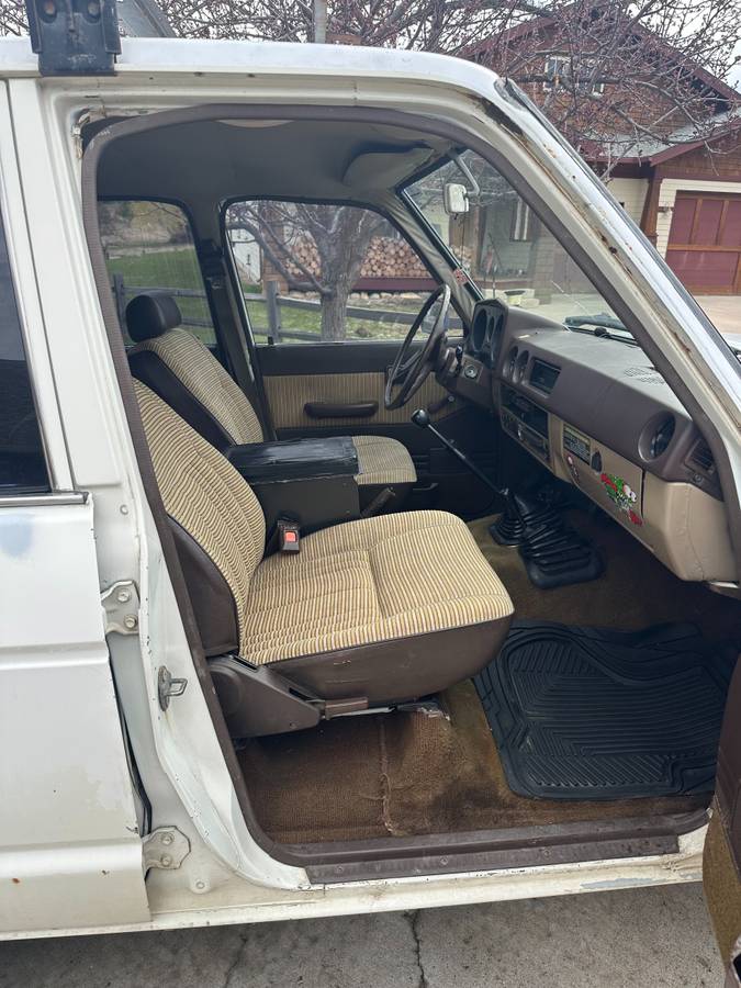 Toyota-land-cruiser-1983-white-13