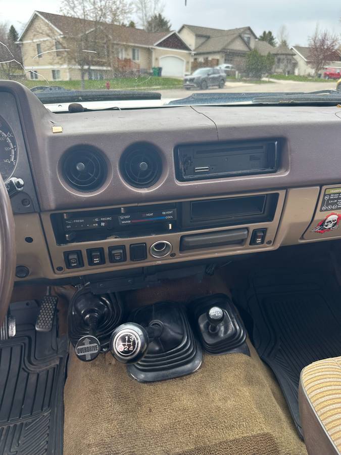 Toyota-land-cruiser-1983-white-16