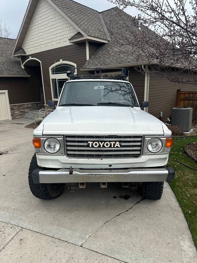 Toyota-land-cruiser-1983-white-19