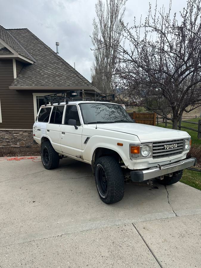 Toyota-land-cruiser-1983-white-2