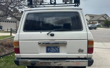 Toyota-land-cruiser-1983-white-3