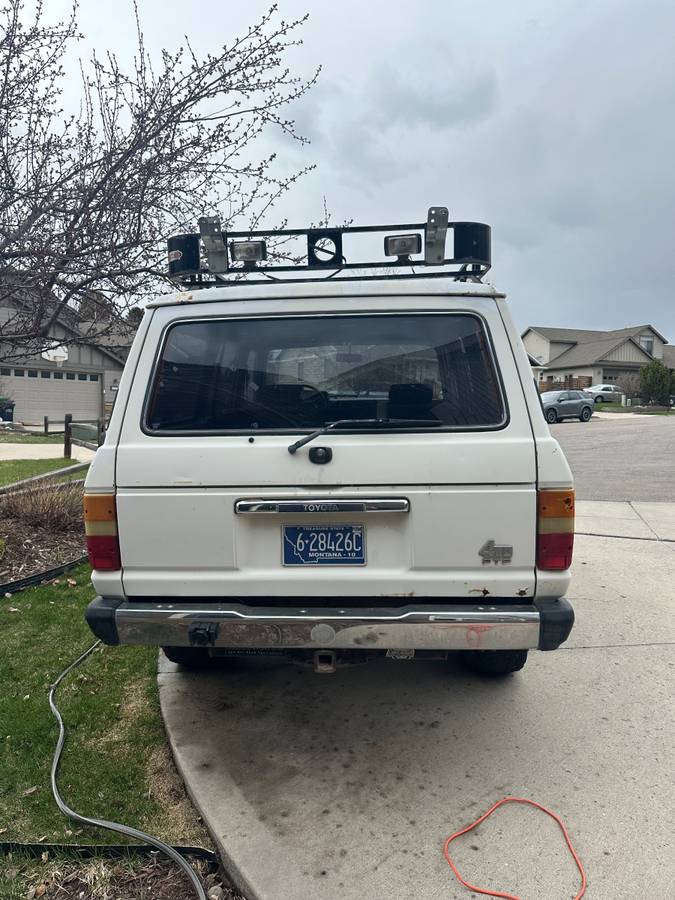 Toyota-land-cruiser-1983-white-3