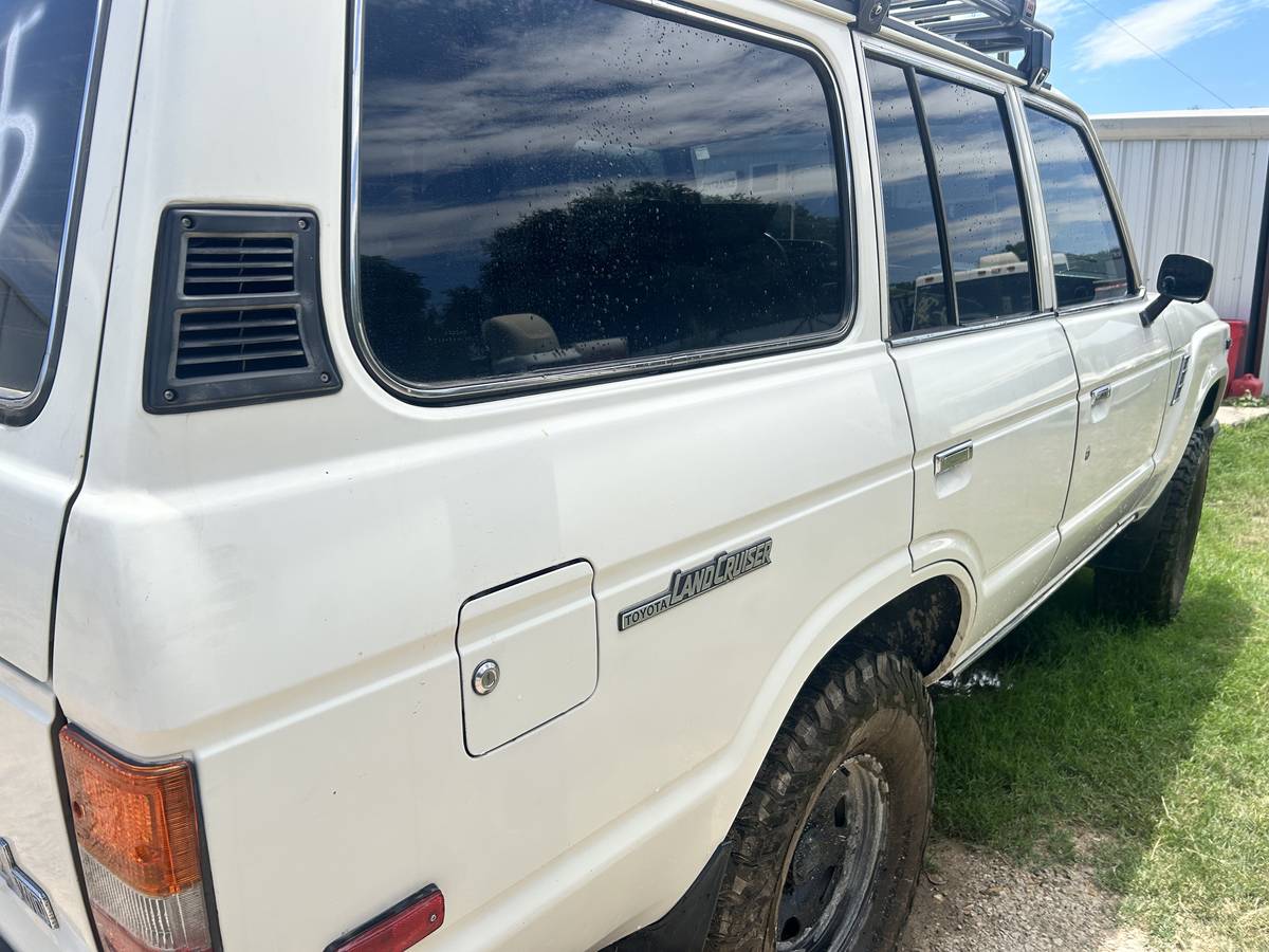 Toyota-land-cruiser-1985-4