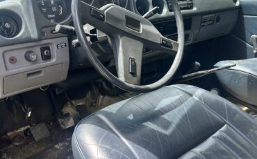 Toyota-land-cruiser-1985-5