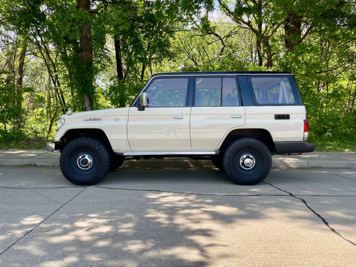 Toyota-land-cruiser-diesel-1995-22