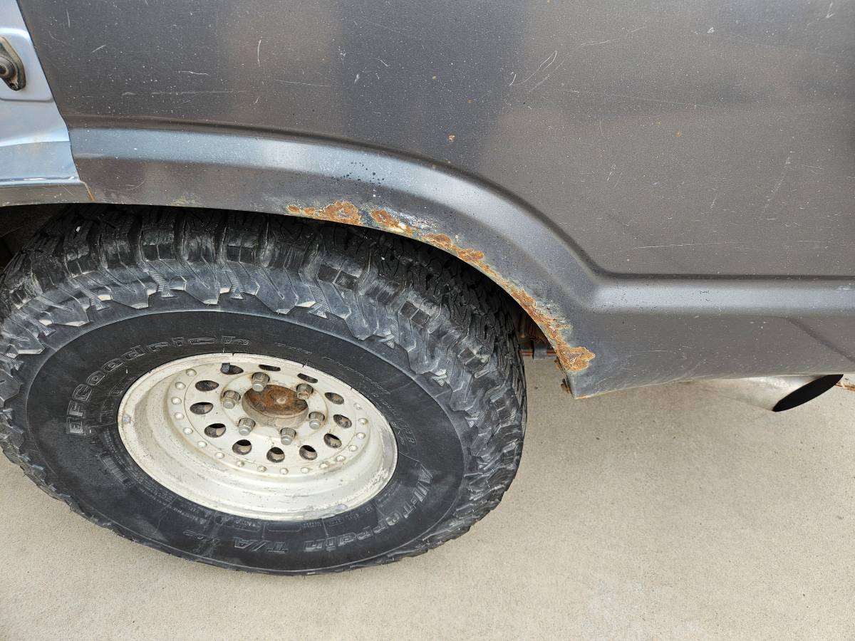 Toyota-land-cruiser-fj-62-1988-blue-11