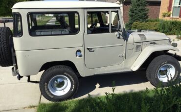 Toyota-land-cruiser-fj40-1971-custom-19