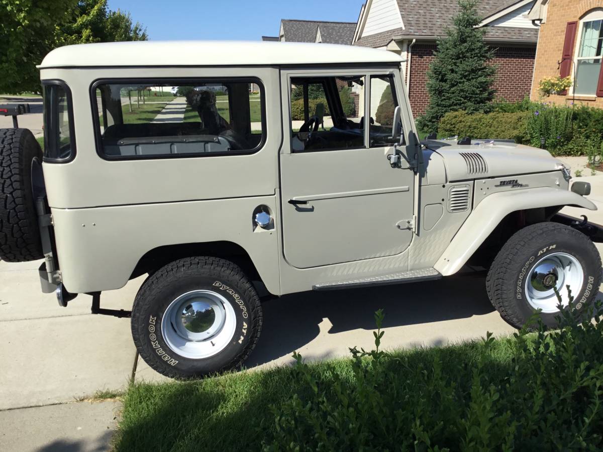 Toyota-land-cruiser-fj40-1971-custom-19