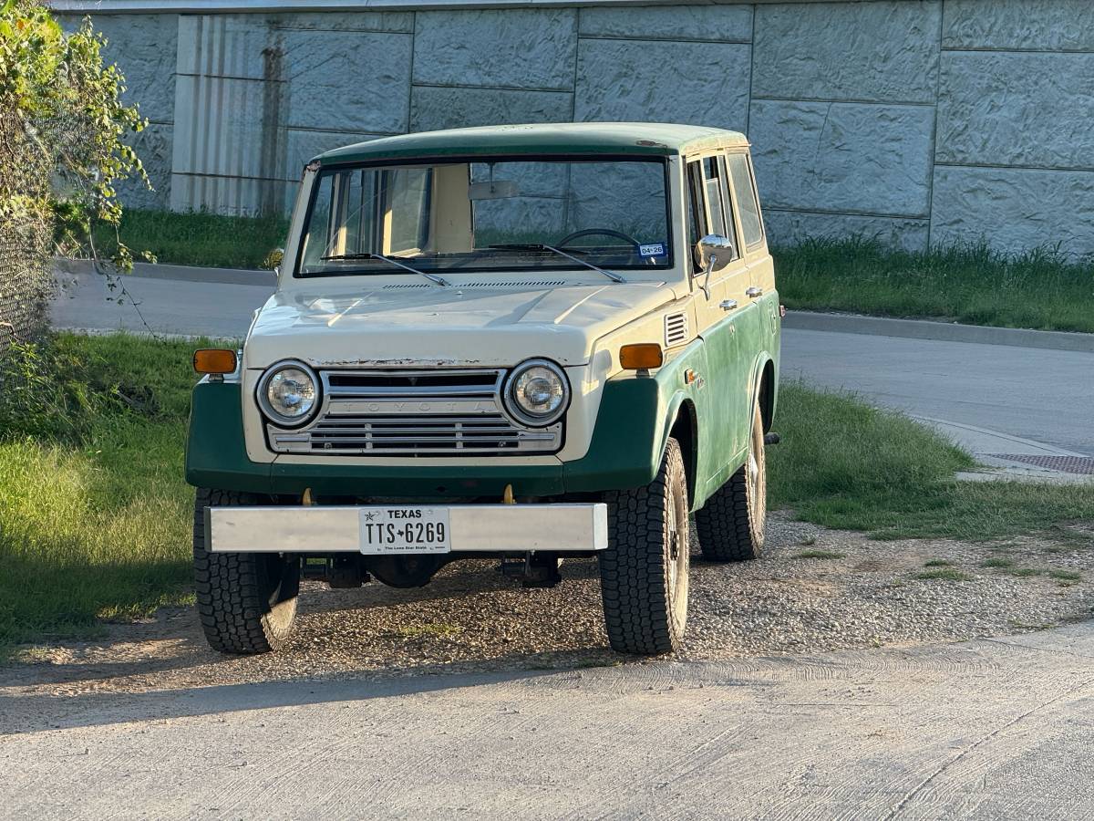 Toyota-landcruiser-1970-green