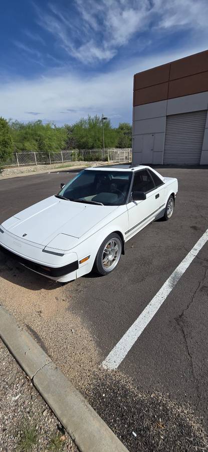 Toyota-mr2-1985-white-9