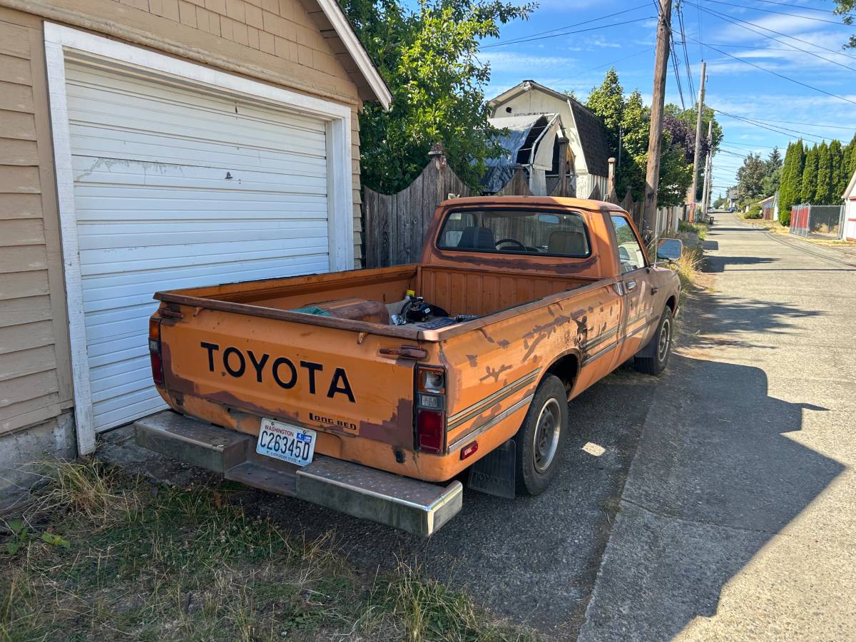 Toyota-pickup-1979-orange-2