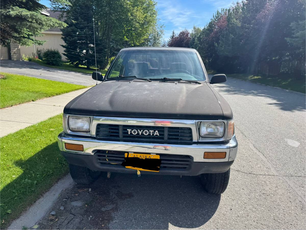 Toyota-pickup-1989-black-1