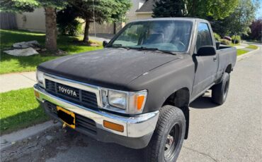 Toyota-pickup-1989-black