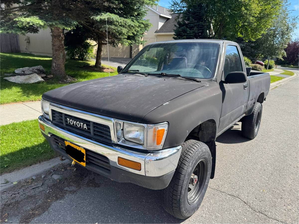 Toyota-pickup-1989-black
