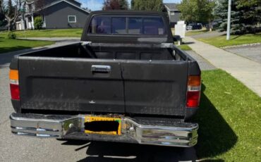 Toyota-pickup-1989-black-2