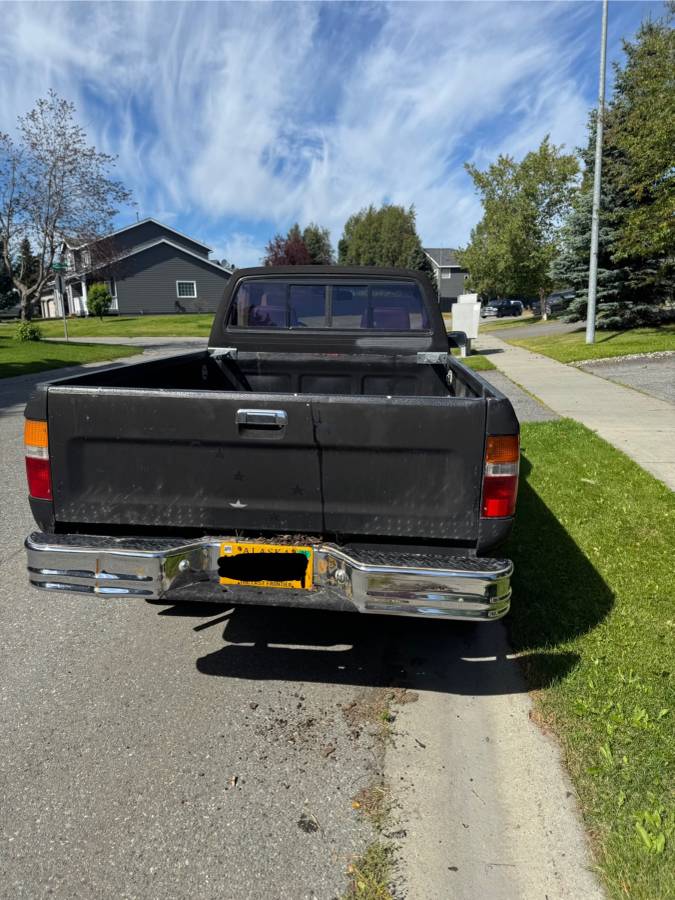 Toyota-pickup-1989-black-2
