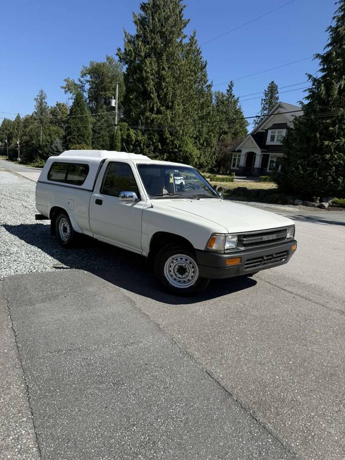 Toyota-pickup-1989-white-13