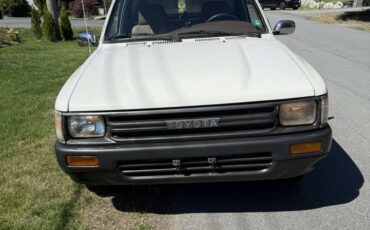 Toyota-pickup-1989-white-16