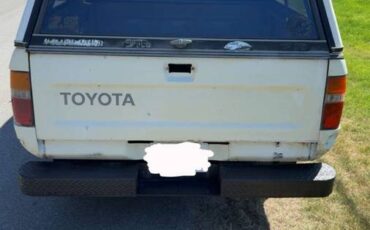 Toyota-pickup-1989-white-17