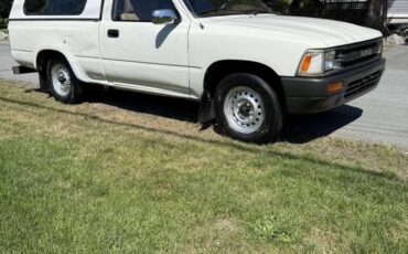 Toyota-pickup-1989-white-21