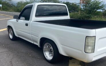 Toyota-pickup-1989-white-3