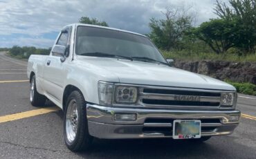 Toyota-pickup-1989-white