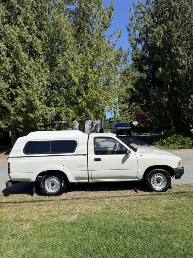 Toyota-pickup-1989-white-6