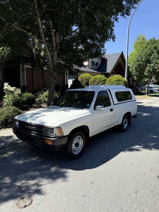 Toyota-pickup-1989-white-9