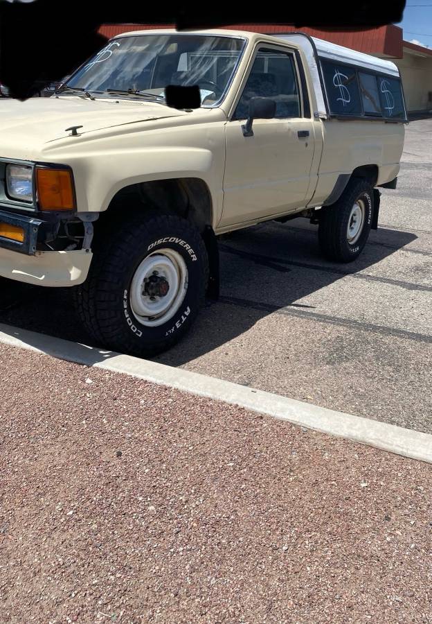 Toyota-pickup-4x4-1986-1