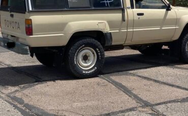 Toyota-pickup-4x4-1986-2