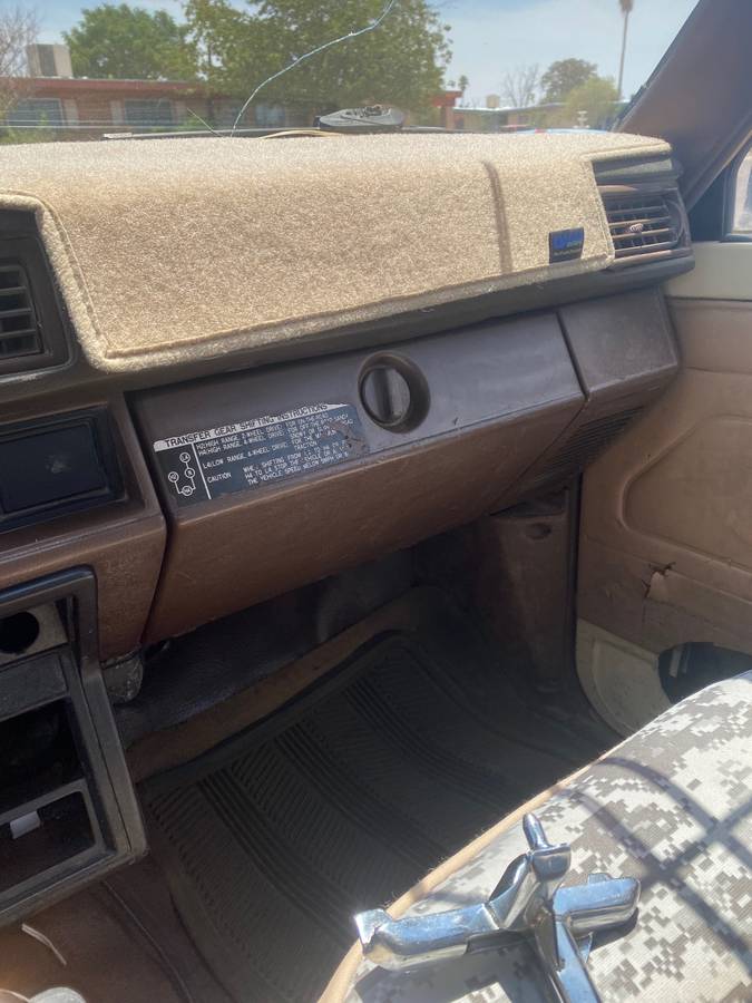 Toyota-pickup-4x4-1986-5
