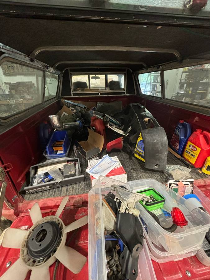 Toyota-pickup-4x4-1988-red-6
