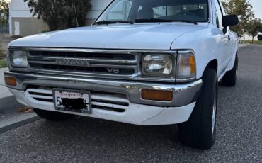 Toyota-pickup-truck-1989-white-1