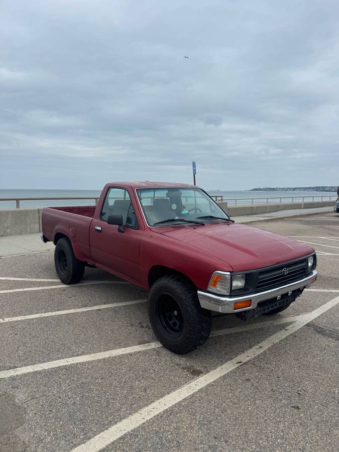 Toyota-pickup-truck-1995-red