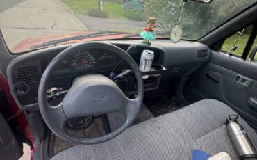 Toyota-pickup-truck-1995-red-2