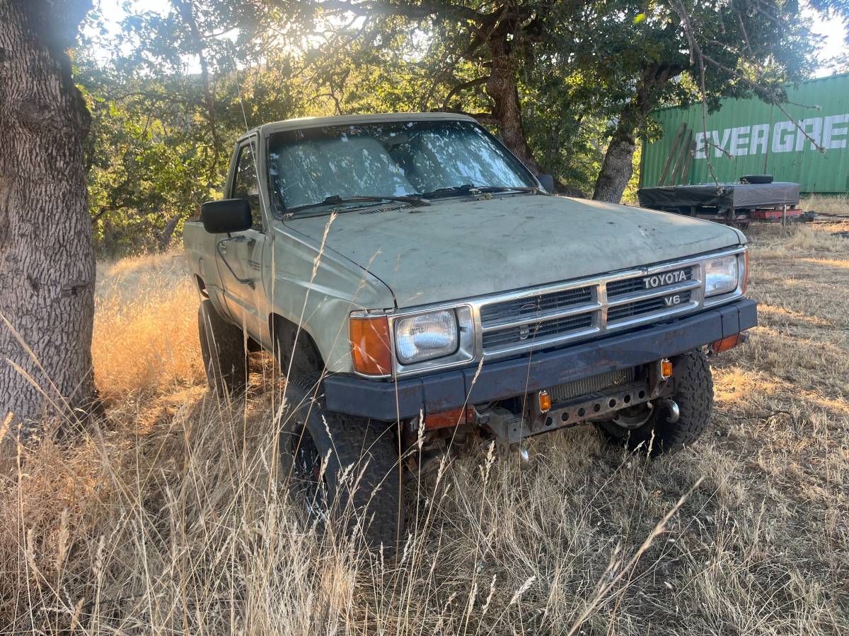 Toyota-tacoma-1988-3