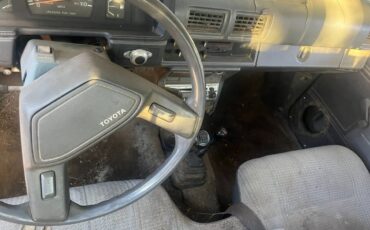 Toyota-tacoma-1988-4