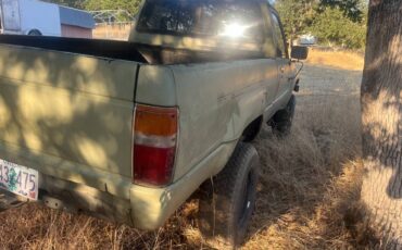 Toyota-tacoma-1988-6