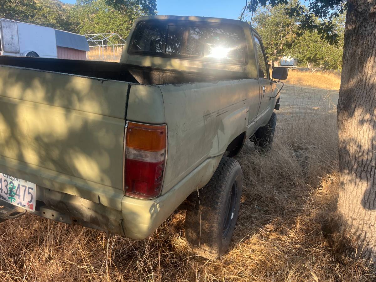 Toyota-tacoma-1988-6