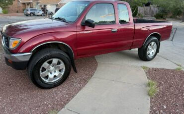 Toyota-tacoma-1995-red-1