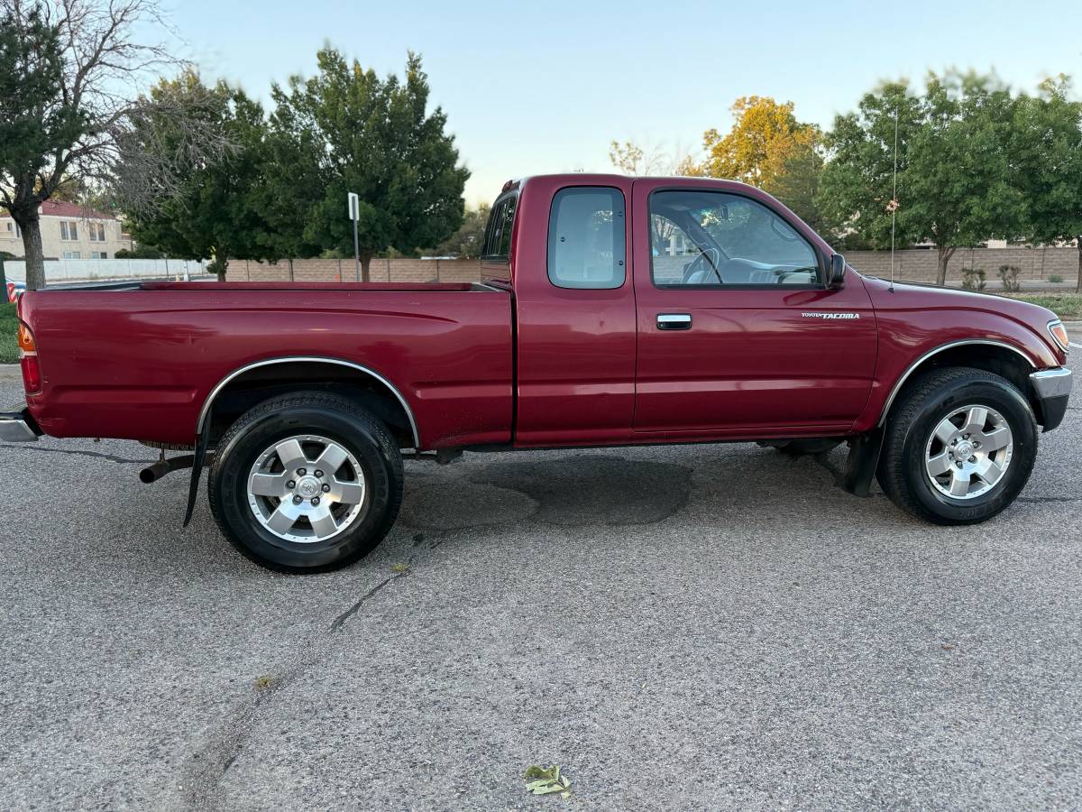 Toyota-tacoma-1995-red-4