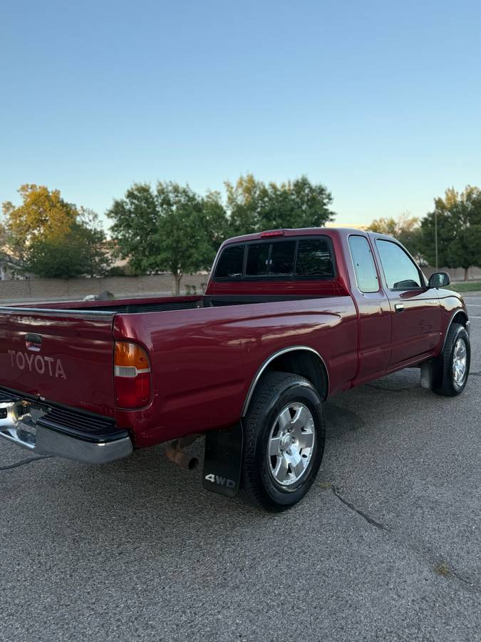 Toyota-tacoma-1995-red-5