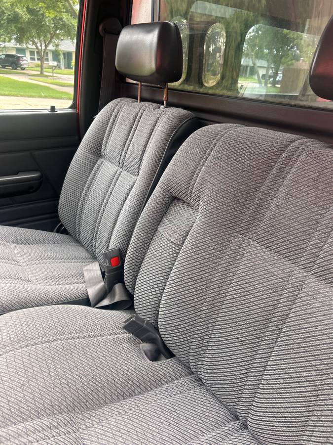 Toyota-truck-regular-cab-1992-red-10