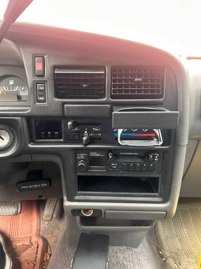 Toyota-truck-regular-cab-1992-red-11