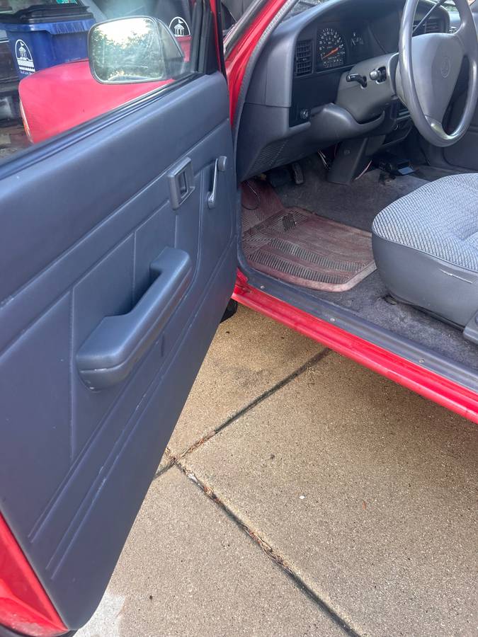 Toyota-truck-regular-cab-1992-red-13