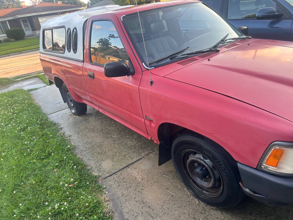 Toyota-truck-regular-cab-1992-red-3