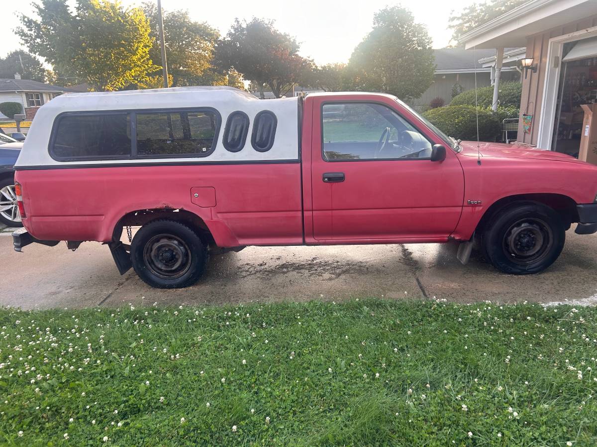 Toyota-truck-regular-cab-1992-red-7