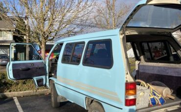 Toyota-van-1987-blue-11